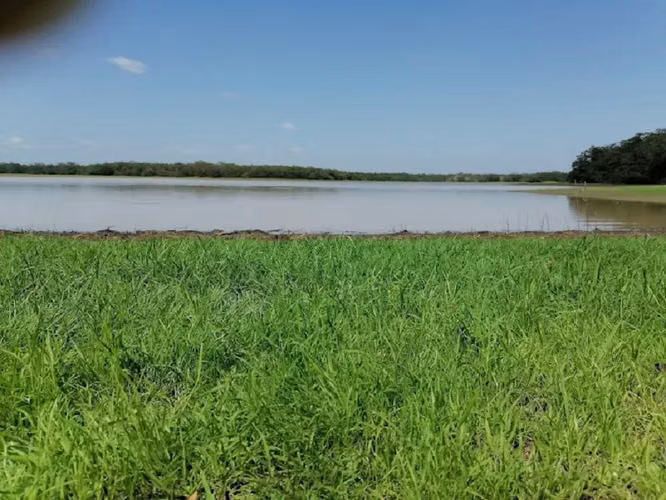 Casa Mona-Lago de Reyes en Guerra-Bayaguana de dos habitaciones - Imagen 6