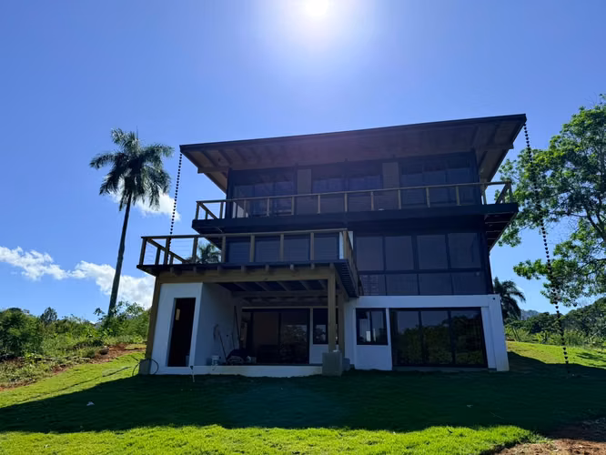 Villa en venta en Jarabacoa de 5 habitaciones