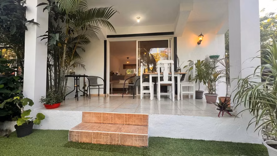 Casa Amueblada en venta de 2 Hab. Con Piscina en Río San Juan, María Trinidad Sanchez.