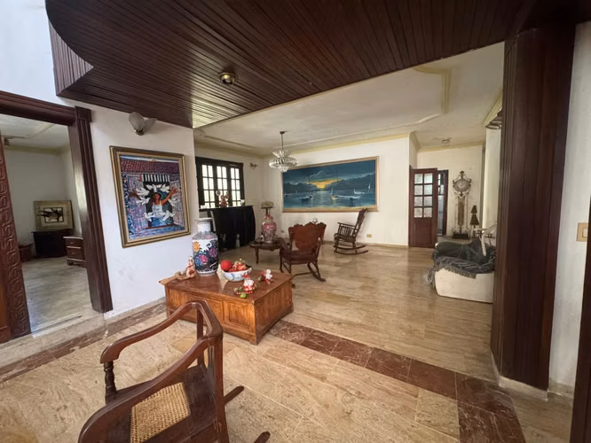 Residencia Ejecutiva 5 Habitaciones El Millón