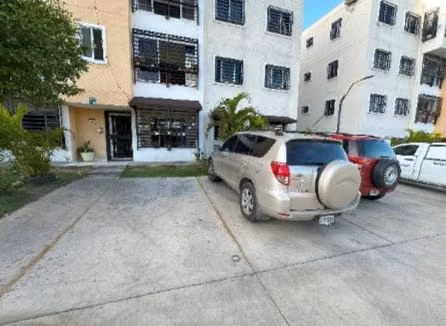 Vendo Apartamento 2do piso, 3 Habitaciones, Res. Monumental, Av. Monumental - Imagen 5