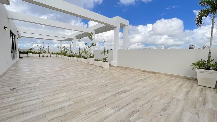 Apartamento segundo nivel con terraza en Zona Universitaria