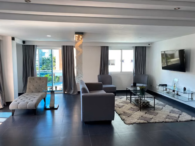 Apartamento En Alquiler De 4 Habitaciones Y 4 Baños En Naco - Imagen 3