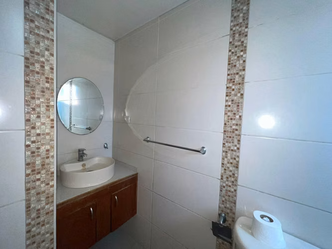 Alquiler Apartamento de 2 Habitaciones Amueblado en Gazcue. - Imagen 7
