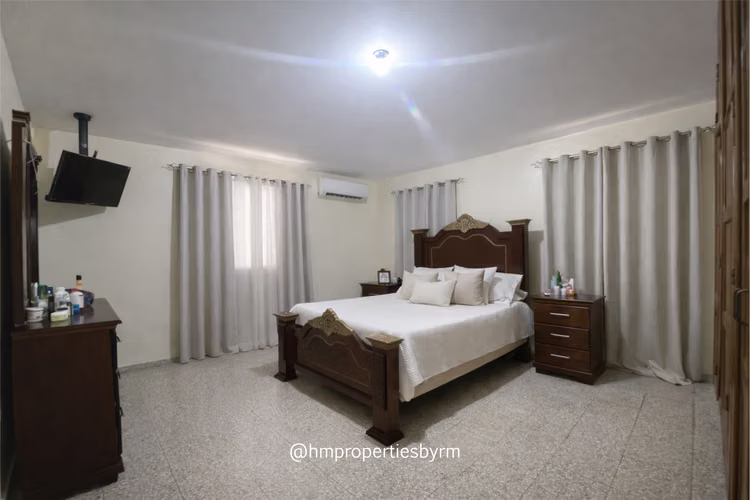 Venta de Amplia Casa de 2 niveles en Miramar – Av. Independencia - Imagen 5