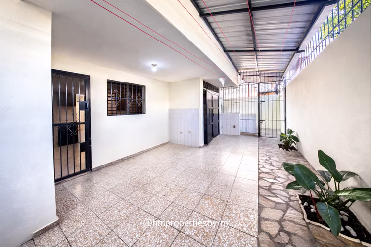 Venta de Amplia Casa de 2 niveles en Miramar – Av. Independencia - Imagen 8