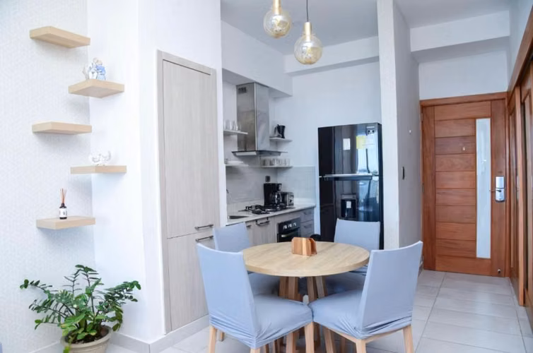 Apartamento En Alquiler De 2 Habitaciones Y 2 Baños En Piantini - Imagen 2
