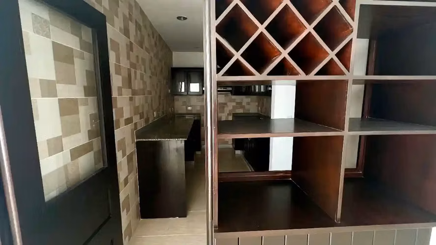 Apartamento en La Esperilla de 3 habitaciones en venta | Piso Alto con Vista - Imagen 4
