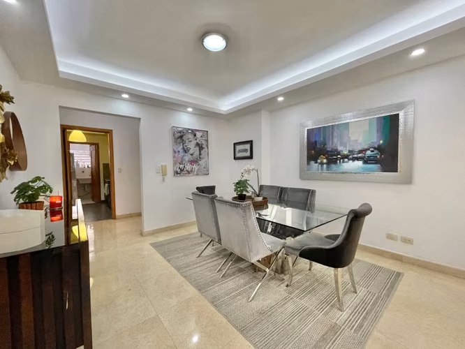 Hermoso Apartamento Amueblado en Piantini, 2 Habitaciones, 3 Parqueos, Piscina, Gym