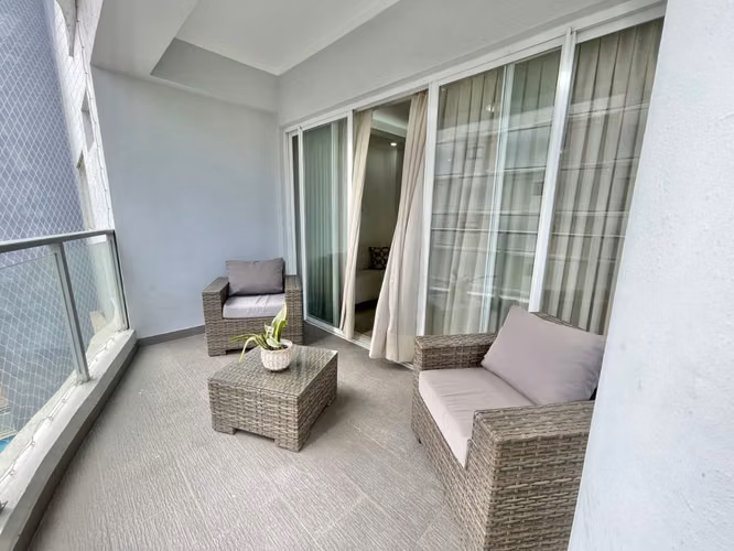 Hermoso Apartamento Amueblado en Piantini, 2 Habitaciones, 3 Parqueos, Piscina, Gym