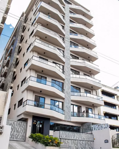Apartamento en Piantini de tres habitaciones piso 7 - Imagen 1