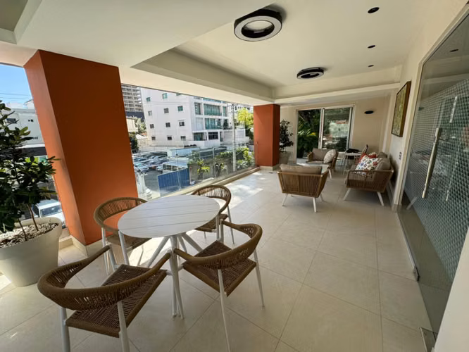 Apartamento en Alquiler con Línea Blanca en Piantini, Distrito Nacional, Santo Domingo