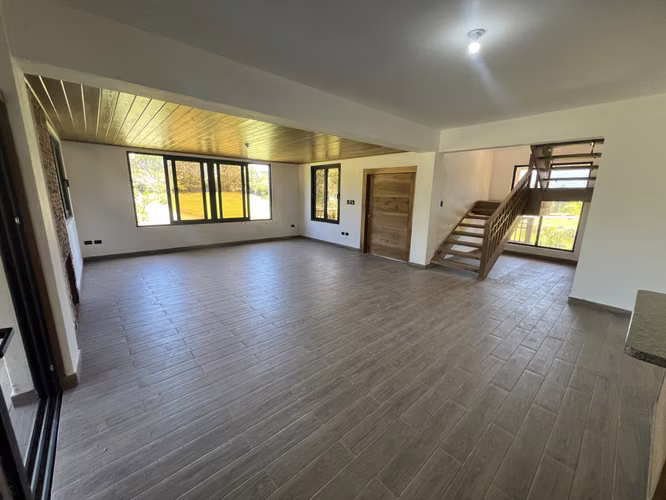Villa en Venta en complejo cerrado con Amplio espacio en jarabacoa