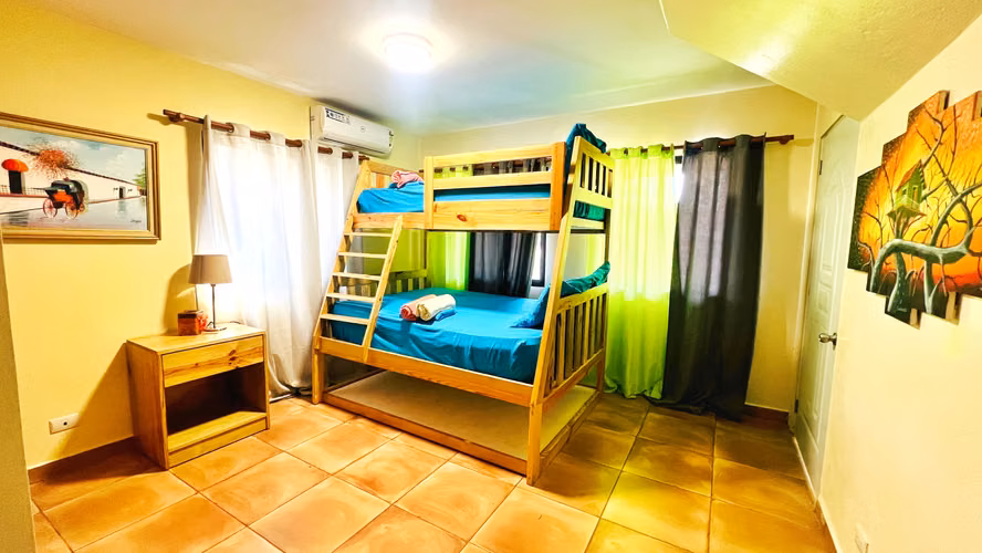 Villa Amueblado en Venta en Jarabacoa cerca del Rio en Complejo Cerrado