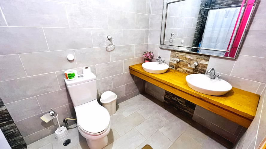 Villa Amueblado en Venta en Jarabacoa cerca del Rio en Complejo Cerrado