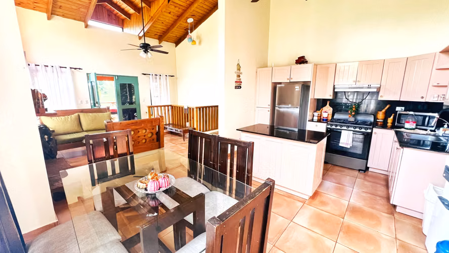 Villa Amueblado en Venta en Jarabacoa cerca del Rio en Complejo Cerrado