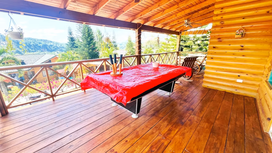 Villa Amueblado en Venta en Jarabacoa cerca del Rio en Complejo Cerrado