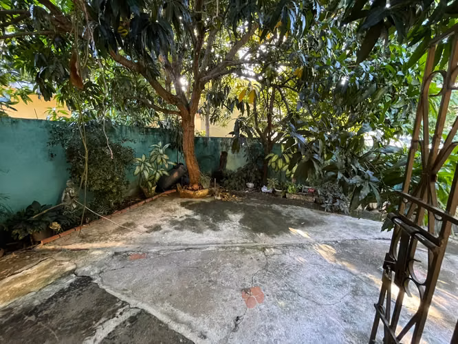 VENDO AMPLIA CASA EN VILLA CLAUDIA, D.N
