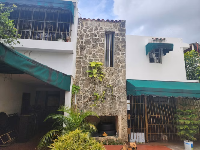 Casa en Venta de 2 Niveles en Residencial El Gacela  en el Distrito Nacional