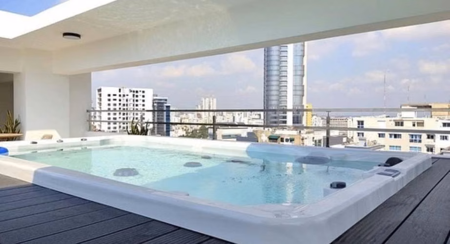 APARTAMENTO CON LINEA BLANCA EN TORRE MODERNA ENSANCHE NACO