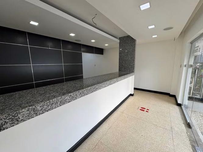Alquilo local comercial en Naco - Imagen 2