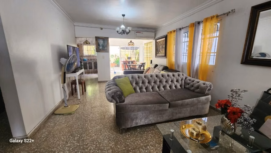 2850- CASA EN REP. DE COLOMBIA, STO. DGO.