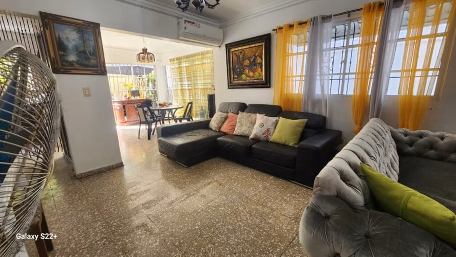 2850- CASA EN REP. DE COLOMBIA, STO. DGO.