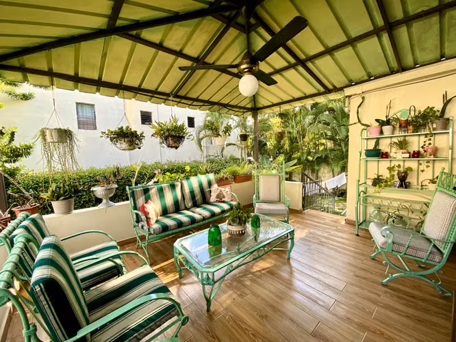 Casa de Esquina en Colinas de los Rios