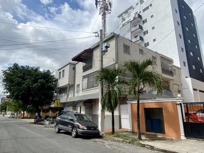 Venta Edificio Comercial / Residencial Bien Ubicado En Alma Rosa I. - Imagen 2