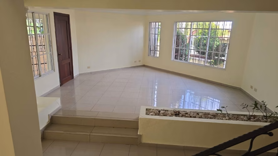 Casa en alquiler en Alameda, Santo Domingo Oeste