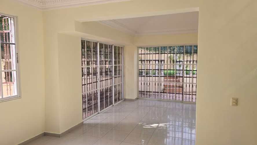 Casa en alquiler en Alameda, Santo Domingo Oeste