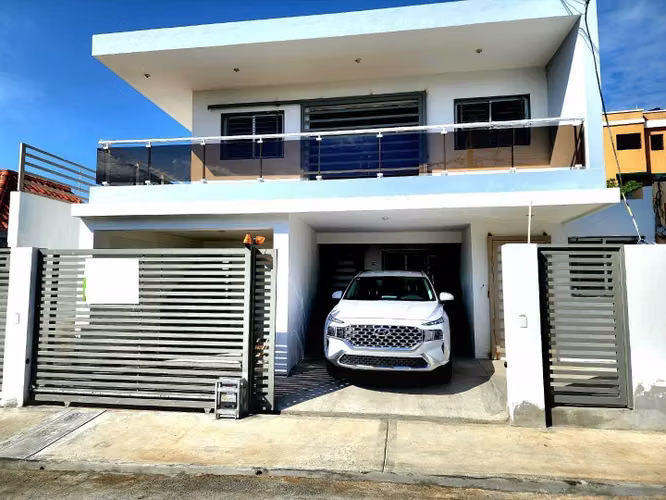 Casa en uso Comercial en Alquiler en  Urb.Miramar 170 MT