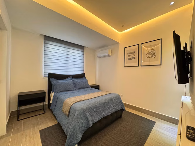 Apartamento Amueblado en venta de 2 Hab. En Bella Vista, Distrito Nacional