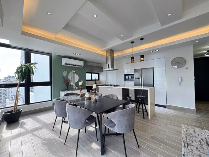 Apartamento Amueblado en venta de 2 Hab. En Bella Vista, Distrito Nacional