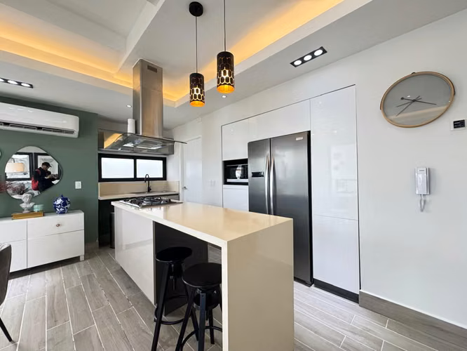 Apartamento Amueblado en venta de 2 Hab. En Bella Vista, Distrito Nacional