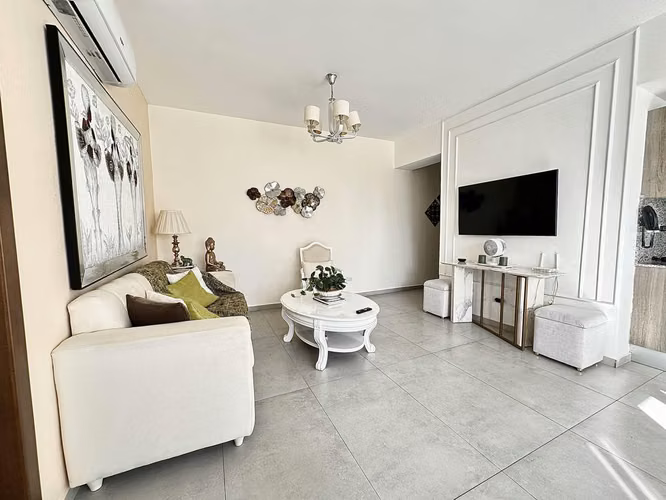 Apartamento en alquiler amoblado- La esperilla