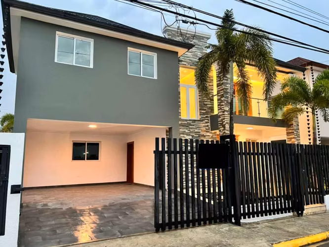 Bellisima Casa en Venta. Villa María, Santiago de los Caballeros.