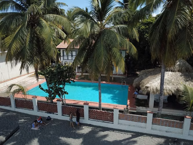 Propiedad para remodelar en Palmar de Ocoa con 1,143.70 m2 de solar 300 construcción
