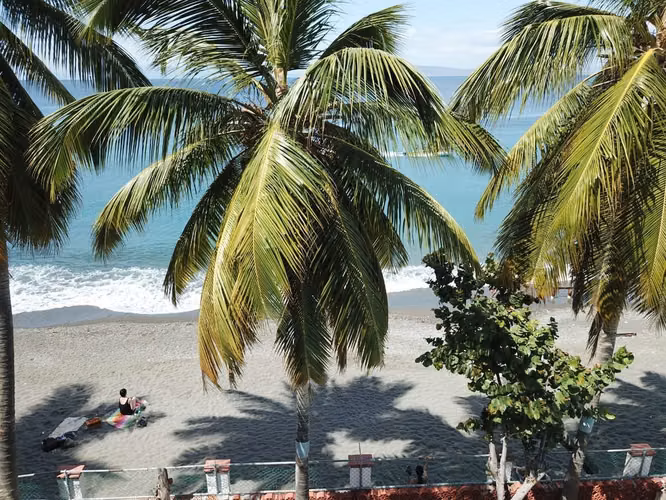 Propiedad para remodelar en Palmar de Ocoa con 1,143.70 m2 de solar 300 construcción