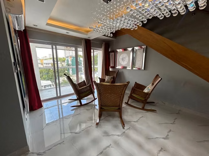 Apartamento En Alquiler Amueblado de 3 Habitaciones en Mirador Sur, Distrito Nacional. - Imagen 1