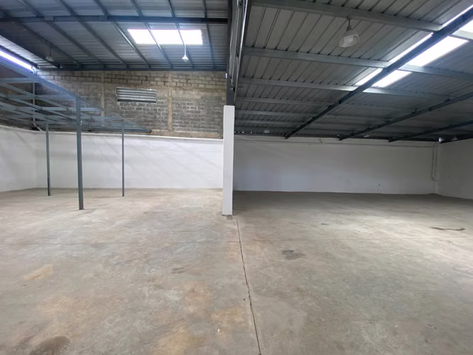 Nave Comercial Ideal para Retail y Supermercados