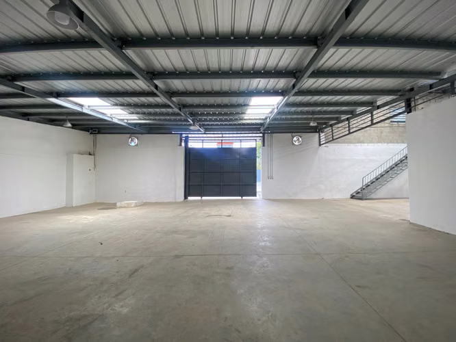 Nave Comercial Ideal para Retail y Supermercados