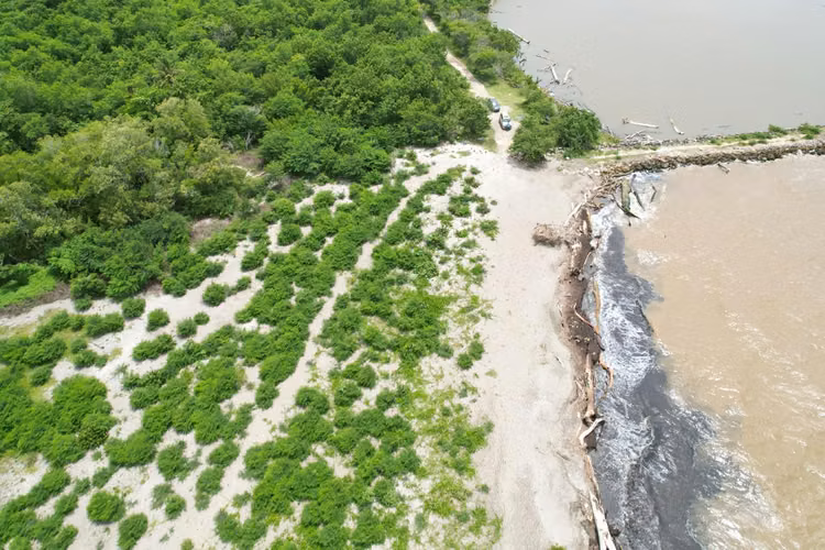 Vendo 424,726 Mts.2 de Terreno, con 635 metros lineales de Playa, NUEVA ROM