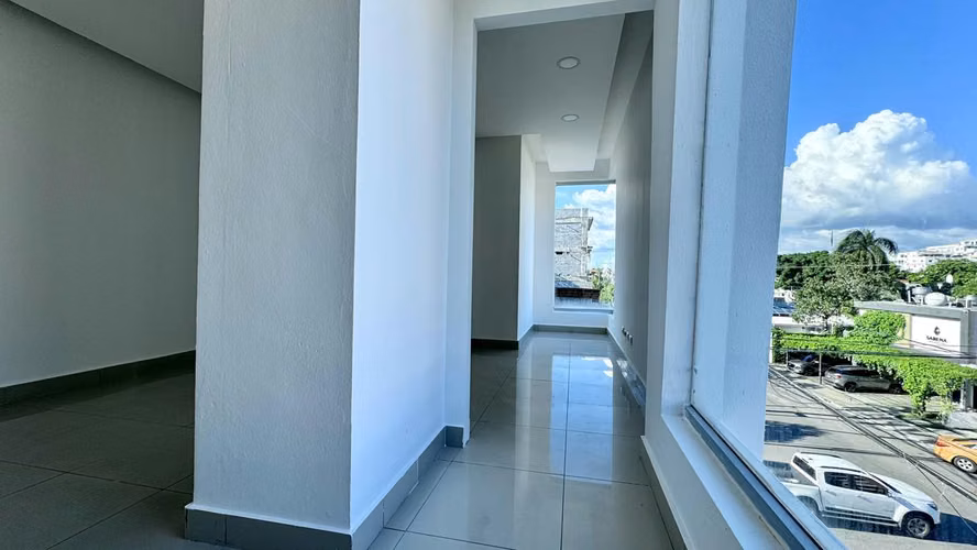 Local TERCER PISO en alquiler en Evaristo Morales - Imagen 4