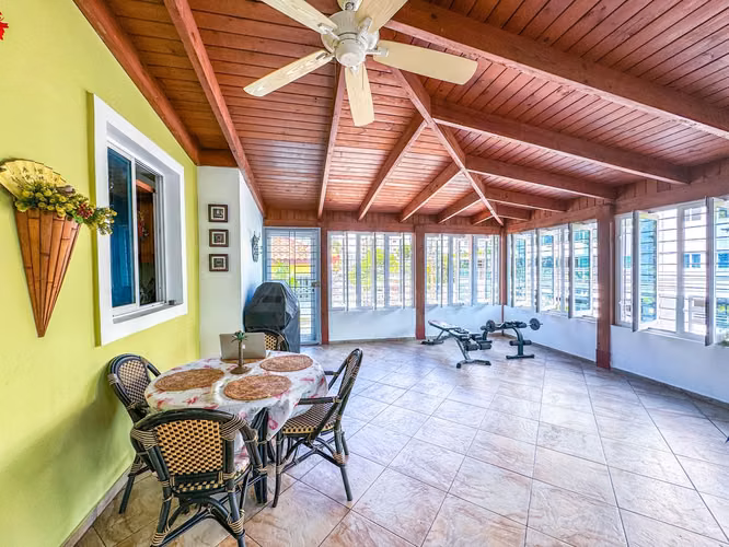 Apartment for sale with terrace in Mirador Norte