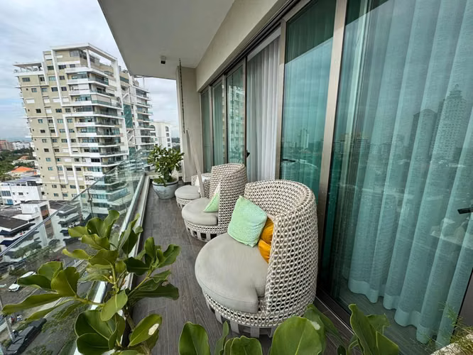 Apartamento amueblado exclusivo con vista al mar en Los Cacicazgos - Imagen 2