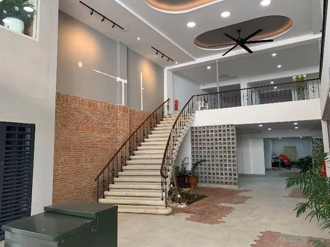 Local comercial en Alquiler en La Zona Colonial: - Imagen 2
