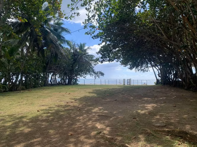 Terreno en venta en Primera linea de playa - Imagen 2