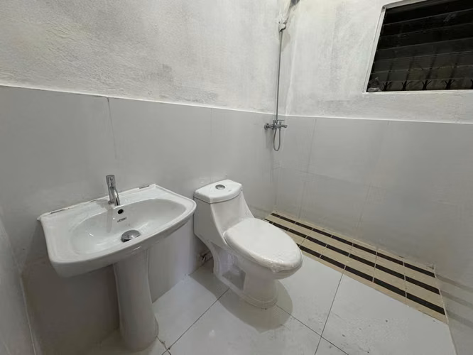 Alquilo casa Comercial en Ensanche Julieta - Imagen 2