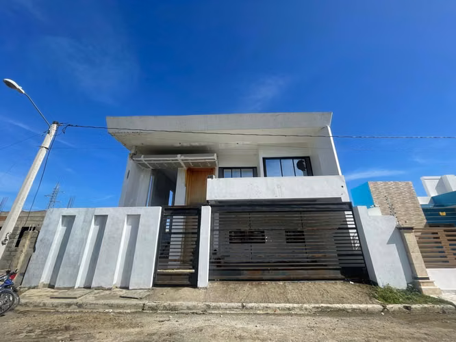 CASA DE VENTA EN LA VEGA